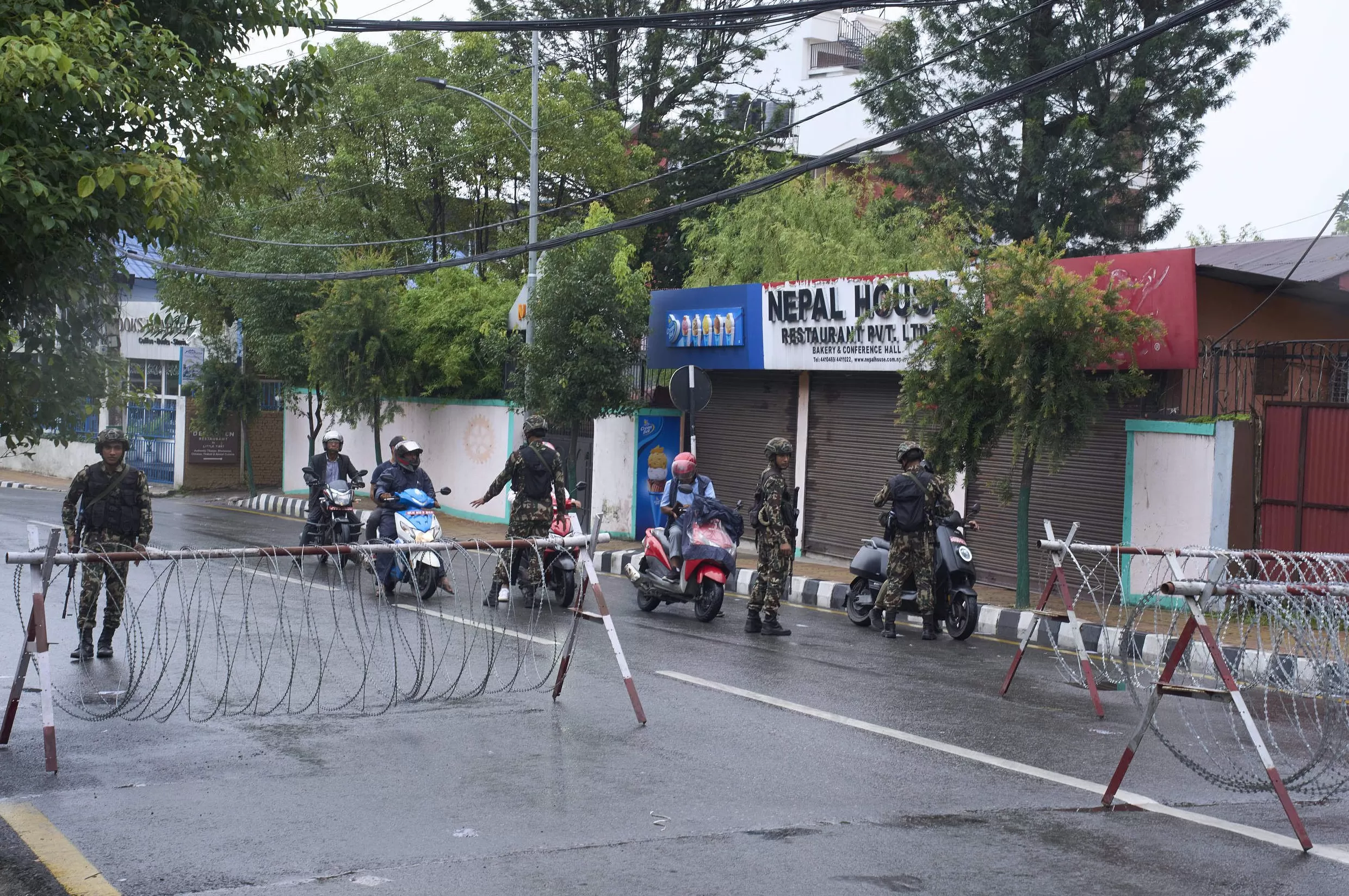 尼泊尔局势初步改善，中国使馆提醒遵守当地管控要求-第1张图片-