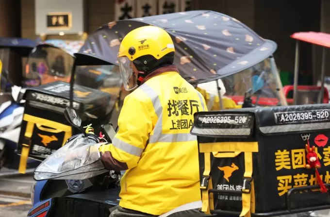 【独家】外卖“疯狂星期六”有多烧钱：美团单日补贴4亿，淘宝闪购超12亿-第2张图片-