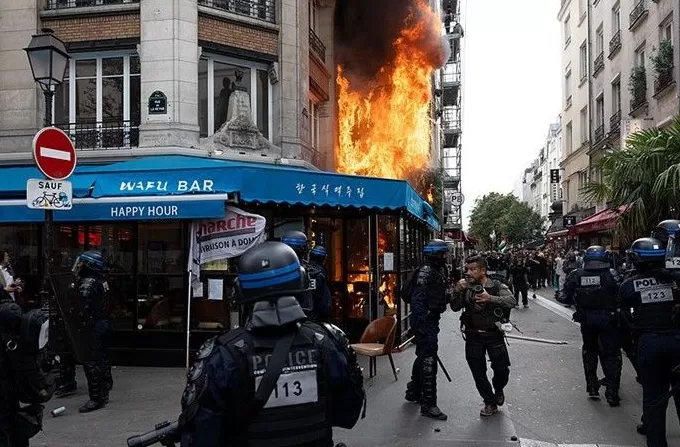 法国17万人举行“封锁法国”抗议游行，之后还有大罢工-第1张图片-