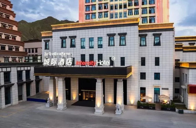 华住20周年“硬核”局:开“样板房车”重走318川藏线,全线酒店让天险变通途-第4张图片- 华住20周年“硬核”局:开“样板房车”重走318川藏线,全线酒店让天险变通途-第4张图片-