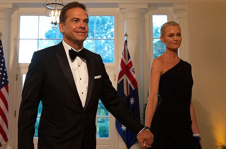 默多克家族继承纠纷终平息,邓文迪两位女儿加入新信托-第1张图片- 默多克家族继承纠纷终平息,邓文迪两位女儿加入新信托-第1张图片-