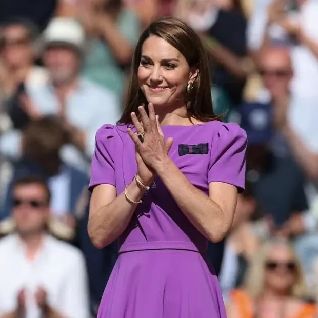 外媒曝凯特王妃戴假发遮化疗后遗症？出席活动发色频繁变化，网友：哪个头发才是真的？-第3张图片-