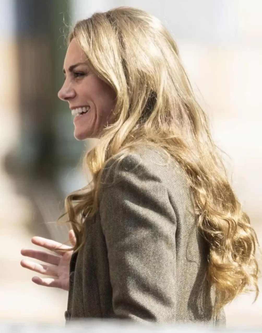 外媒曝凯特王妃戴假发遮化疗后遗症？出席活动发色频繁变化，网友：哪个头发才是真的？-第11张图片-