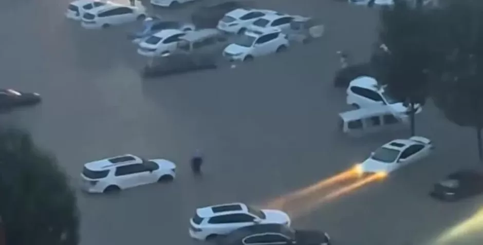 “小区门口的水已经到腰”，多地出现城市内涝-第1张图片-