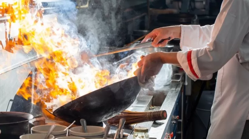 滥用亚硝酸盐致56名小学生食物中毒,供餐饭店负责人获刑7年-第1张图片- 滥用亚硝酸盐致56名小学生食物中毒,供餐饭店负责人获刑7年-第1张图片-