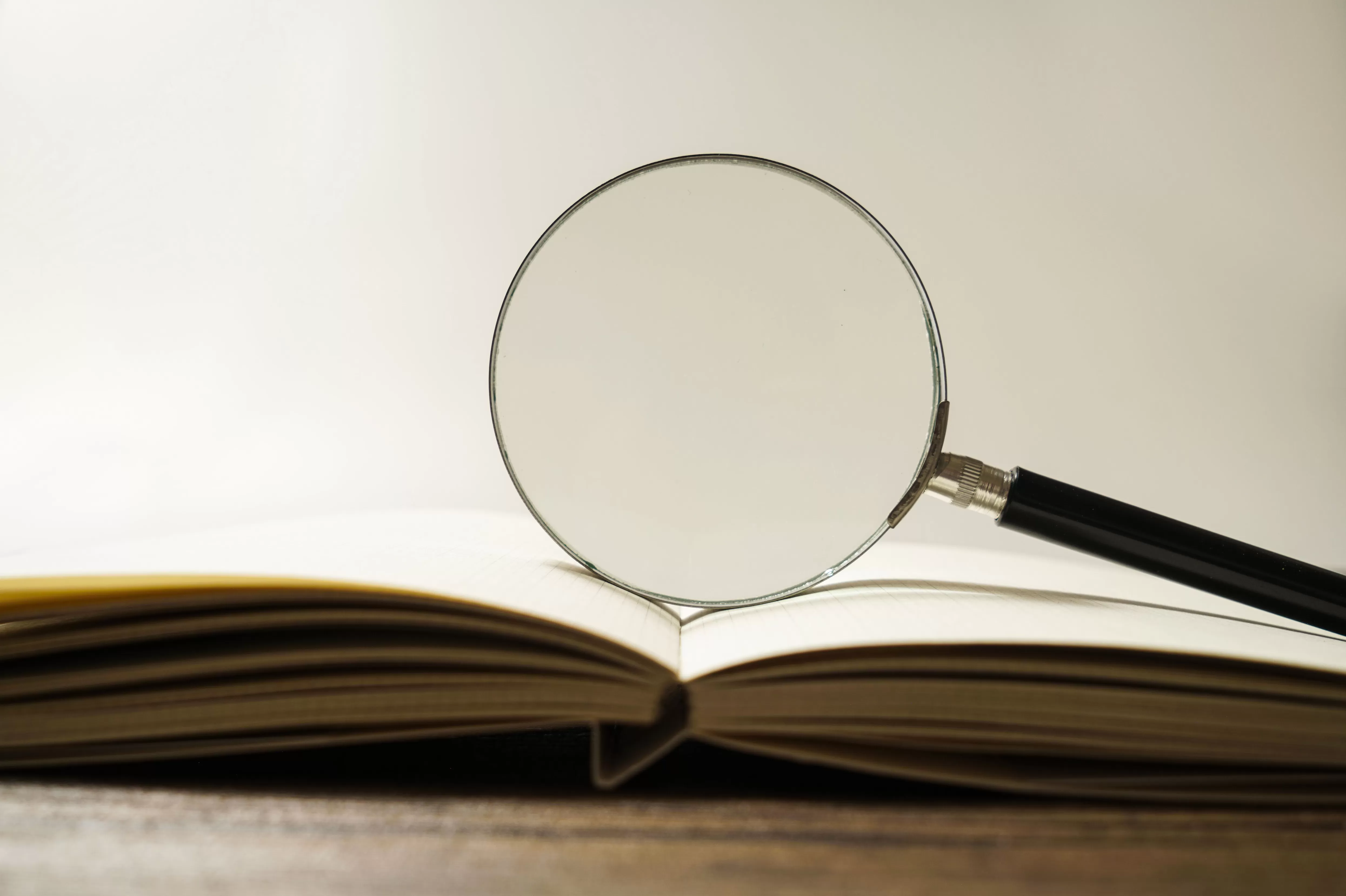 上期所再添五个新品种！胶版印刷纸期货及期权同步上市，首日成交额超37亿元-第1张图片-