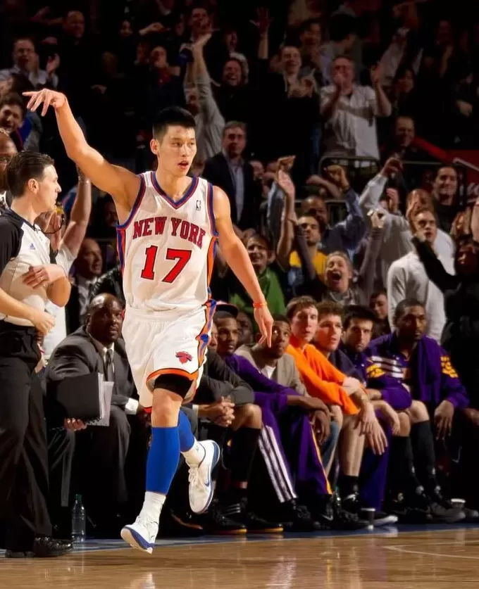 再见“林来疯”！NBA一支超级成长股退役了-第3张图片-