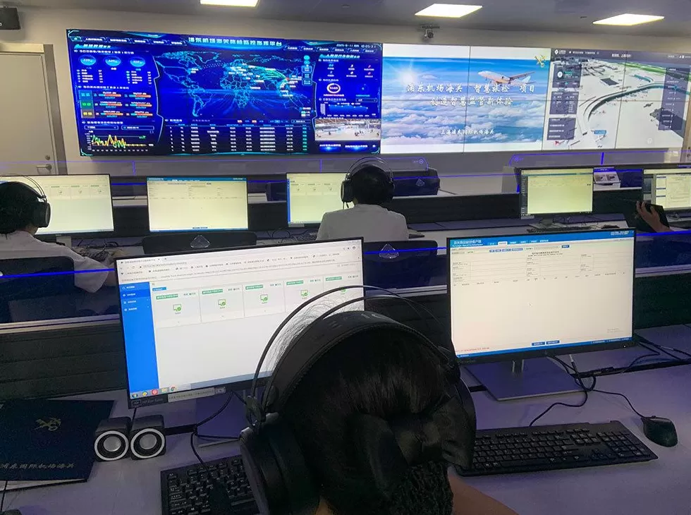 活力中国调研行|全国最大空港口岸优化营商环境,用上了大模型和机器人-第1张图片- 活力中国调研行|全国最大空港口岸优化营商环境,用上了大模型和机器人-第1张图片-