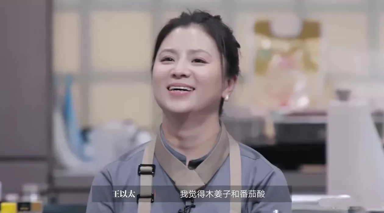 因《一饭封神》猪扒饭争议，主厨小花儿宣布离职-第2张图片-