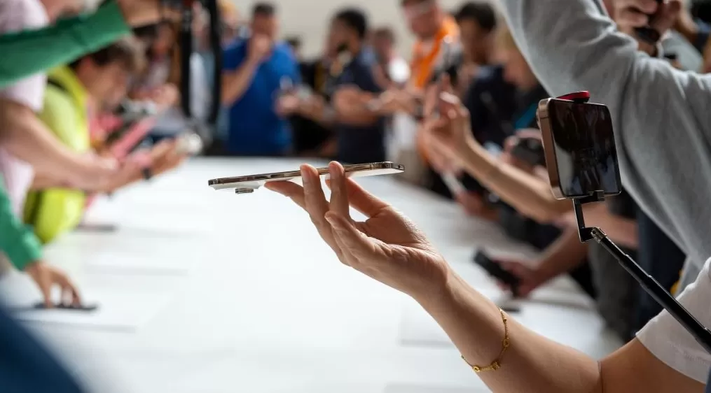 苹果正与监管及运营商紧密合作,力争尽快在中国推出eSIM版iPhoneAir-第1张图片- 苹果正与监管及运营商紧密合作,力争尽快在中国推出eSIM版iPhoneAir-第1张图片-