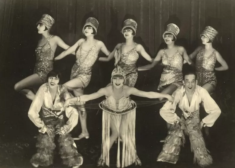 100年前她就开摄影工作室玩自拍了-第7张图片- 100年前她就开摄影工作室玩自拍了-第7张图片-