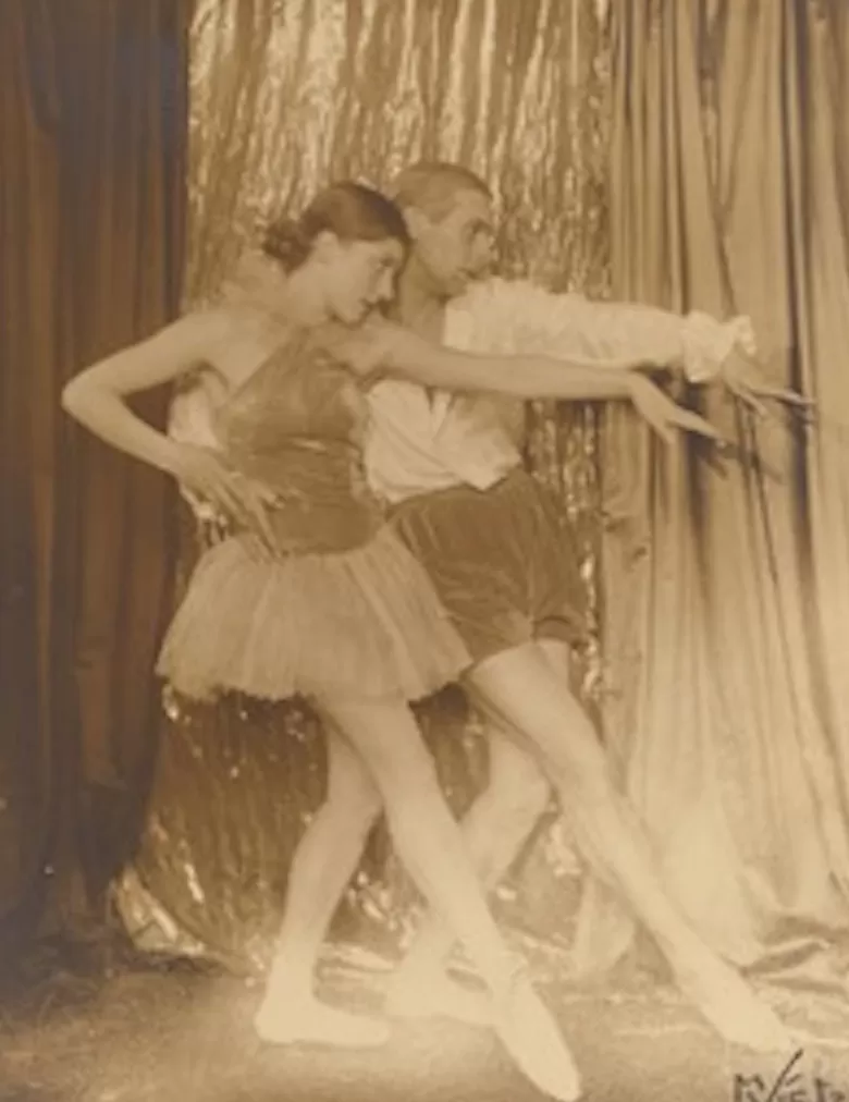 100年前她就开摄影工作室玩自拍了-第8张图片- 100年前她就开摄影工作室玩自拍了-第8张图片-