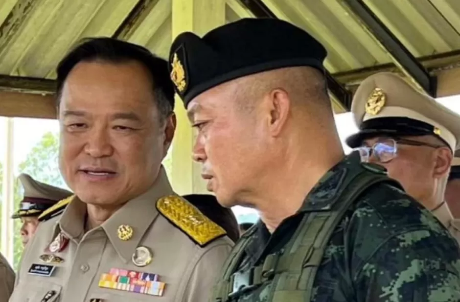 泰国新总理和太太吃路边摊，两位将军相伴，“有深意”-第6张图片-