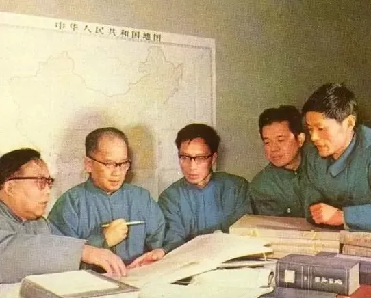 复旦史学百年︱谭其骧主编《中国历史地图集》编绘始末及其学术意义-第2张图片- 复旦史学百年︱谭其骧主编《中国历史地图集》编绘始末及其学术意义-第2张图片-