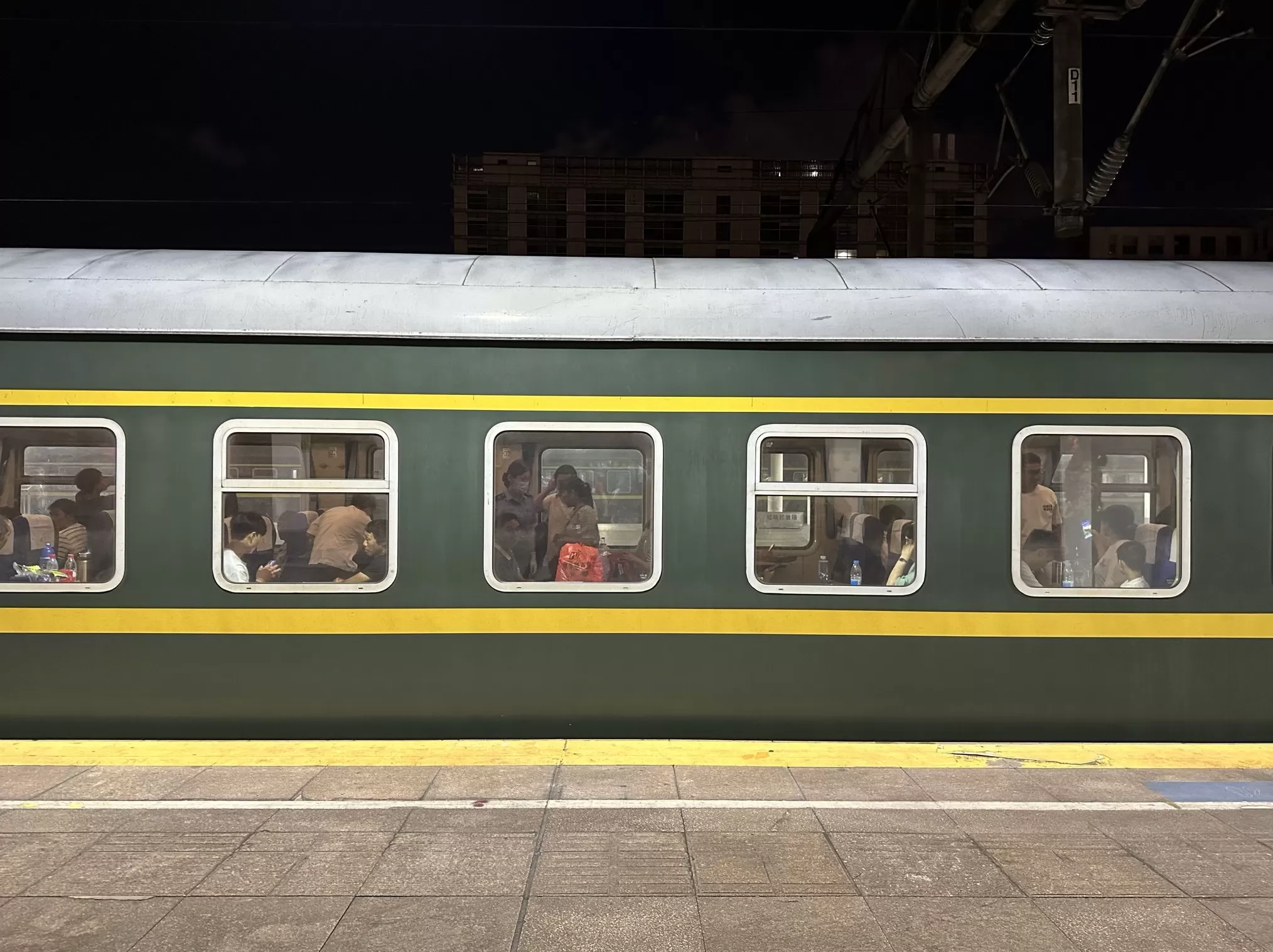 铁路客运下月起将全面使用电子发票，火车票报销纸质凭证将成历史-第1张图片-