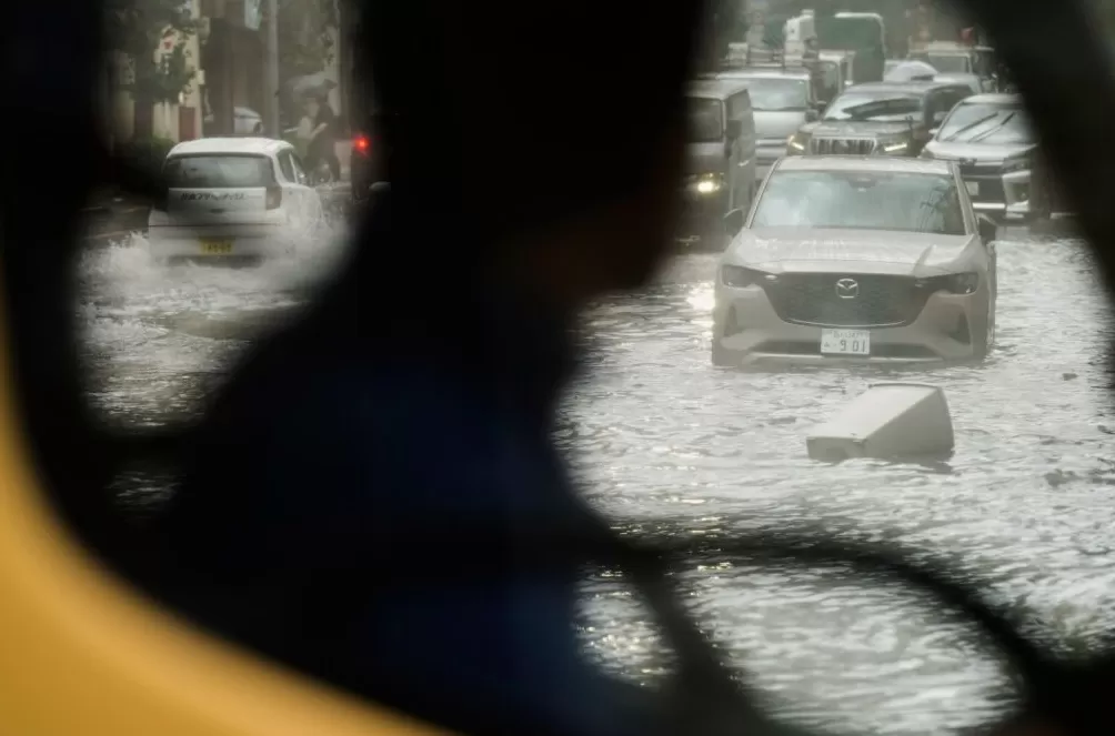 第1现场|东京破纪录暴雨:JR停运、机场延误、局部停电-第3张图片- 第1现场|东京破纪录暴雨:JR停运、机场延误、局部停电-第3张图片-