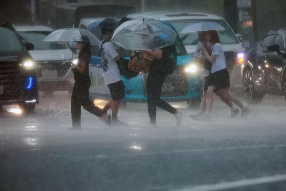 第1现场|东京破纪录暴雨:JR停运、机场延误、局部停电-第4张图片- 第1现场|东京破纪录暴雨:JR停运、机场延误、局部停电-第4张图片-