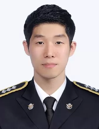 一名韩国海警队员为救被困中国老人牺牲，年仅34岁-第1张图片-