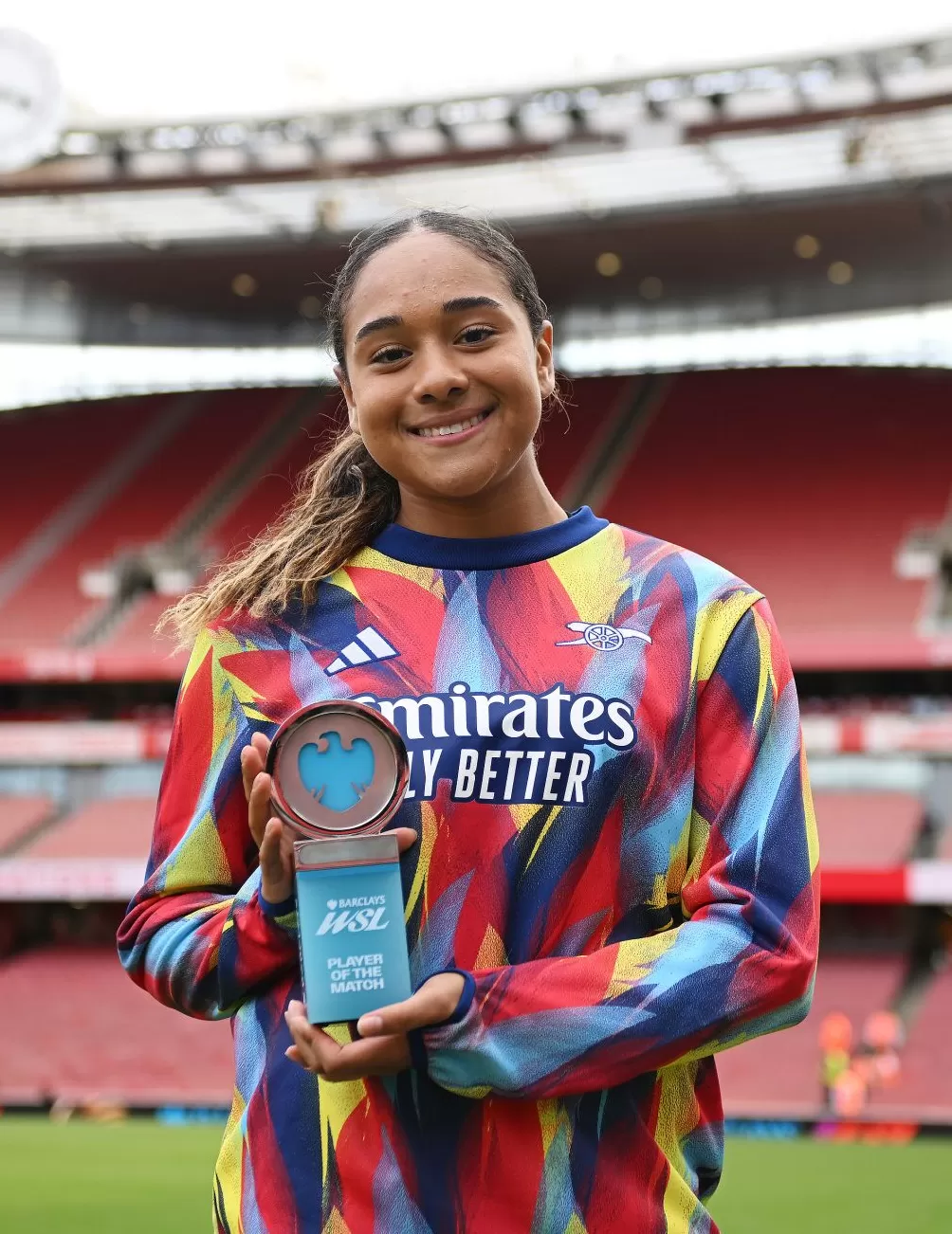 这个“百万英镑宝贝”，正在改写欧洲女足的历史-第2张图片-