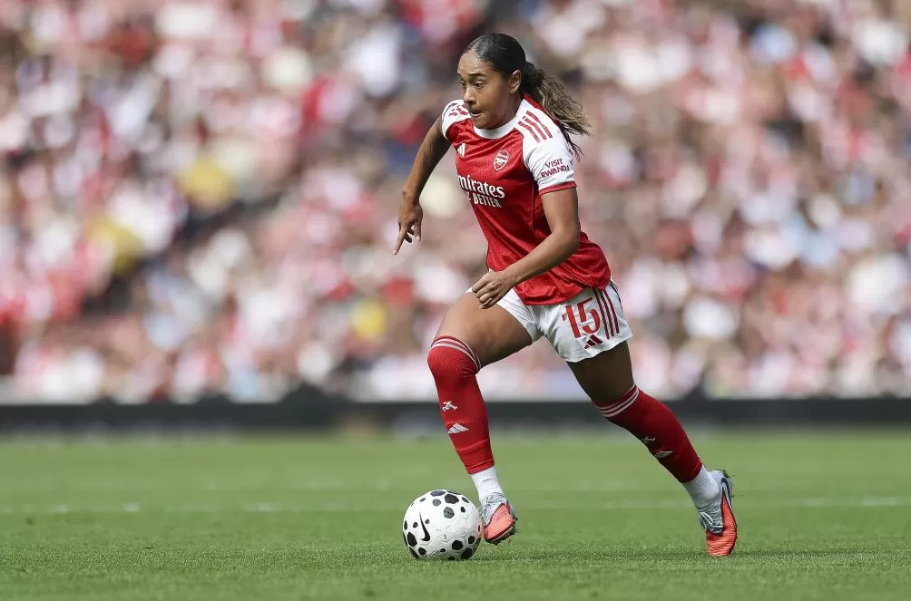 这个“百万英镑宝贝”，正在改写欧洲女足的历史-第1张图片-
