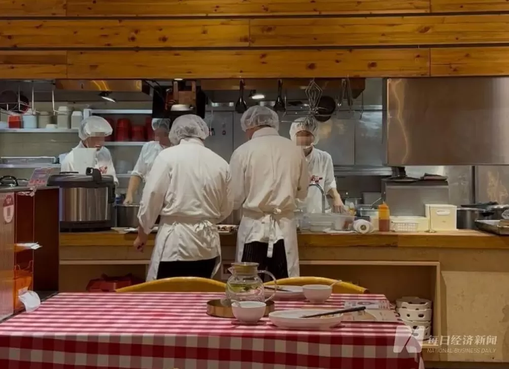 记者实探西贝后厨，厨师长谈罗永浩点的烤鱼：需门店二次切配等，不是加热即食-第7张图片-