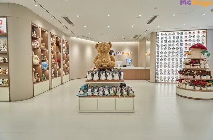 Vivienne Westwood《她和她的珠宝展》开展，TUMI途明中国首家旗舰店落地上海｜是日美好事物-第3张图片-