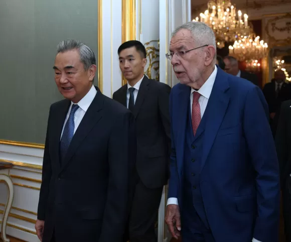 奥地利总统范德贝伦会见王毅-第1张图片- 奥地利总统范德贝伦会见王毅-第1张图片-