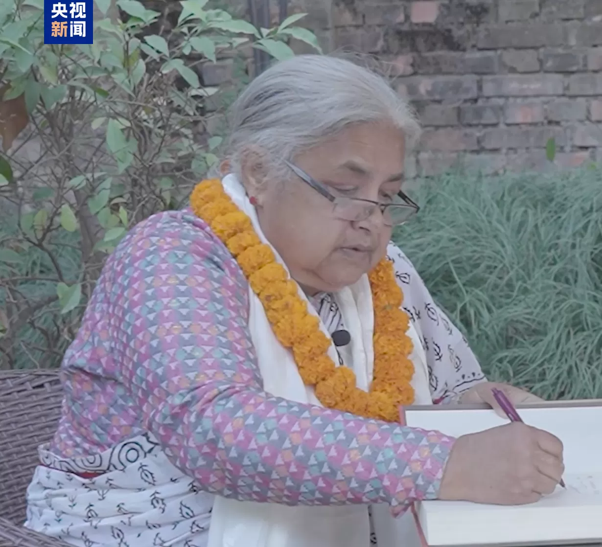 尼泊尔过渡政府总理卡尔基宣誓就职-第1张图片-