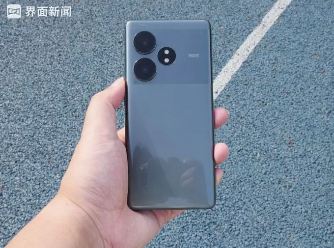 真我GT Neo6 SE体验:靠更亮的屏突围中端市场-第2张图片- 真我GT Neo6 SE体验:靠更亮的屏突围中端市场-第2张图片-