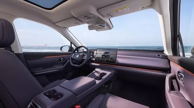 一周新车盘点 | 智己L6提供全系800V 零跑C10增新配色-第5张图片-