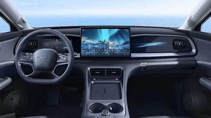 一周新车盘点 | 沃尔沃发布XC70混动车 比亚迪新增海狮07-第5张图片-