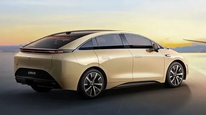 一周新车盘点 | 沃尔沃发布XC70混动车 比亚迪新增海狮07-第9张图片-