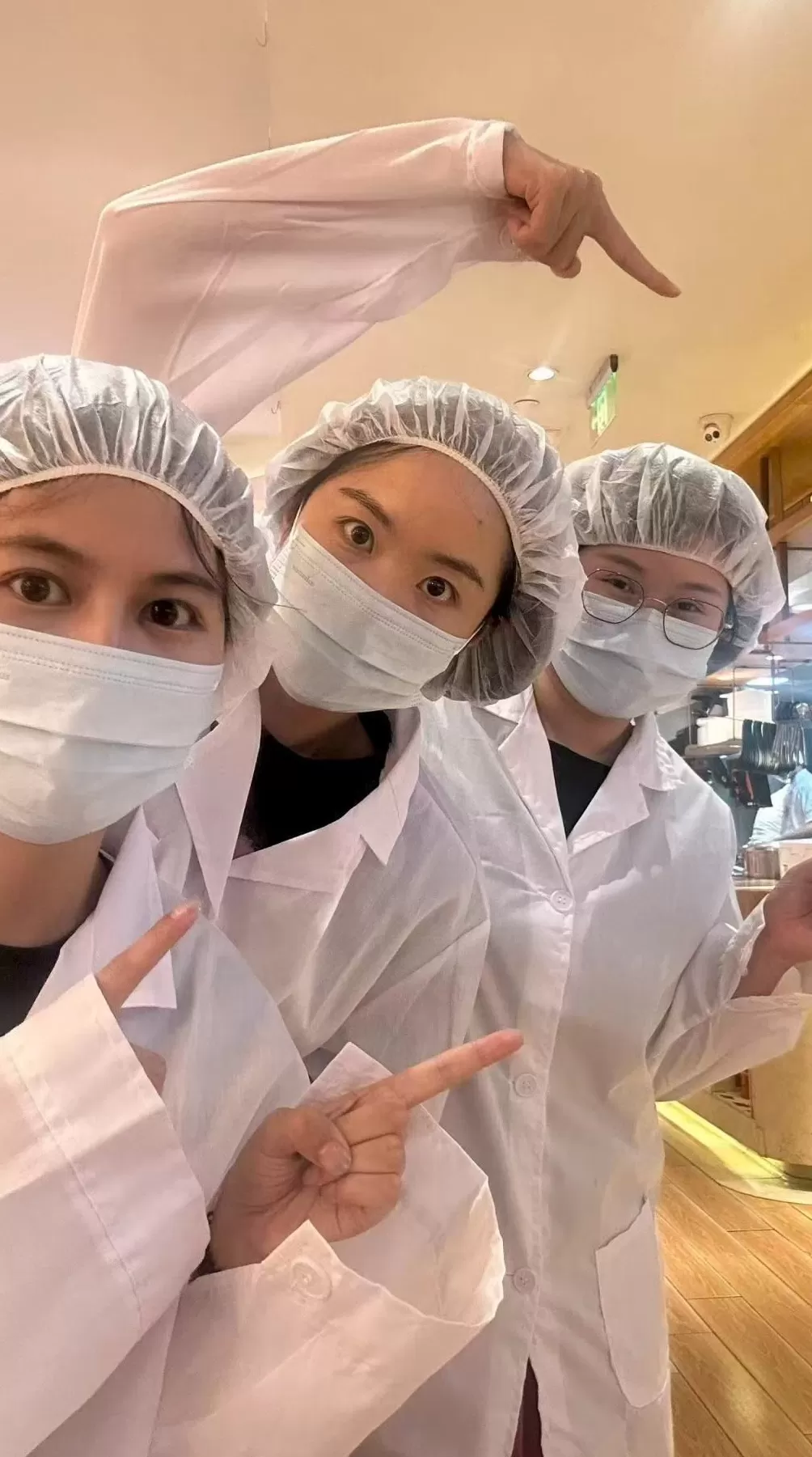 实探西贝制作罗永浩“同款套餐”:葱香烤鱼用的是保质18个月腌制冷冻鱼-第1张图片- 实探西贝制作罗永浩“同款套餐”:葱香烤鱼用的是保质18个月腌制冷冻鱼-第1张图片-