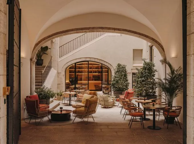 首旅酒店集团开启“精彩长安街•宝藏酒店奇遇记”，上海外滩W酒店与南翔馒头殿跨界合作 | 一周旅行指南-第9张图片-