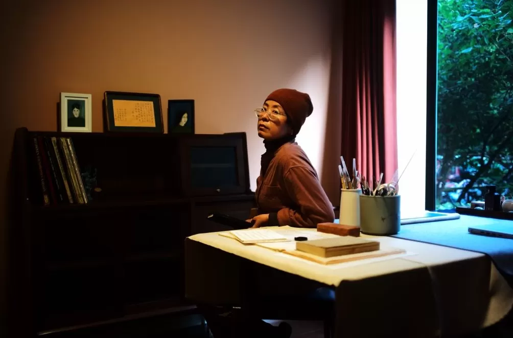 黄峪读《红的因式分解》｜听见系统故障的声音：忆梁小曼-第5张图片-