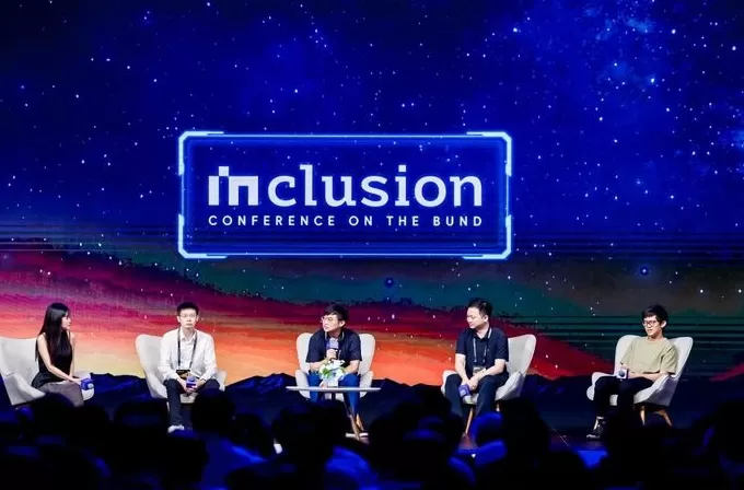 外滩大会聚焦具身智能：AI从数据依赖转向“经验时代”-第3张图片-