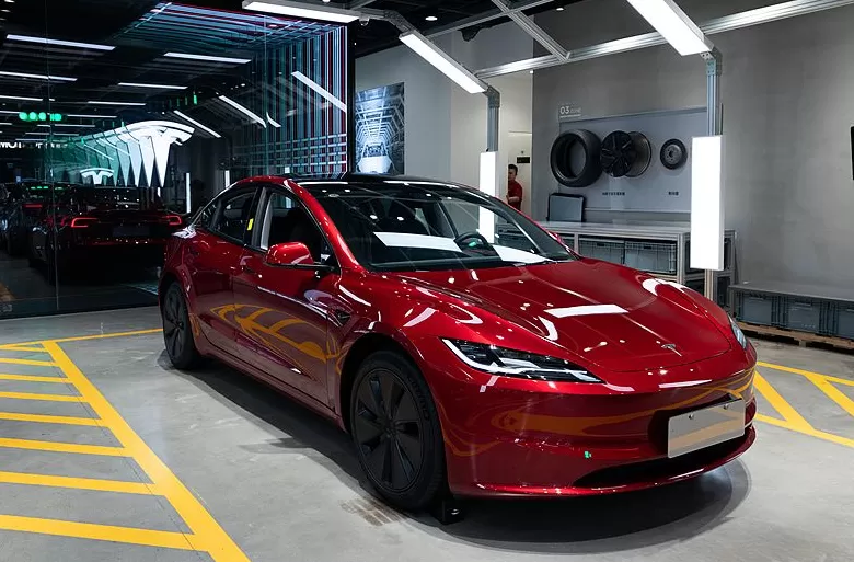 上市不到一个月，特斯拉Model 3新车型降价1万-第1张图片-