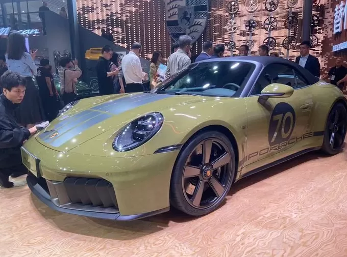 最贵的几款新车都在这里了｜2025上海车展-第5张图片-