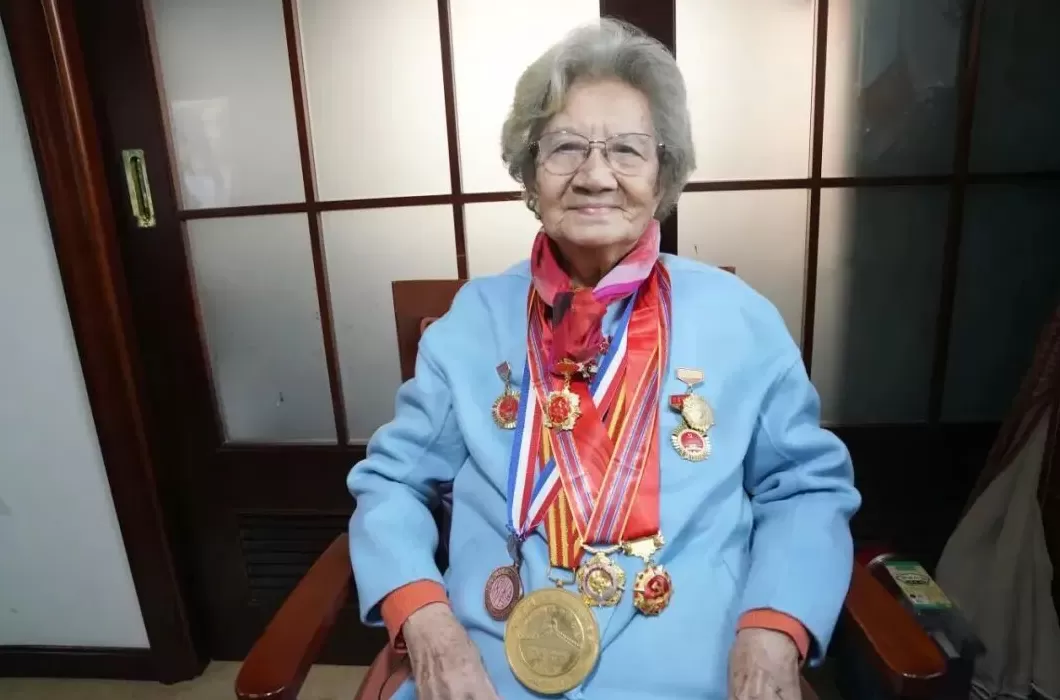 纪念｜陈奇：一直都闪烁着崇德尚艺的神圣光芒-第7张图片-