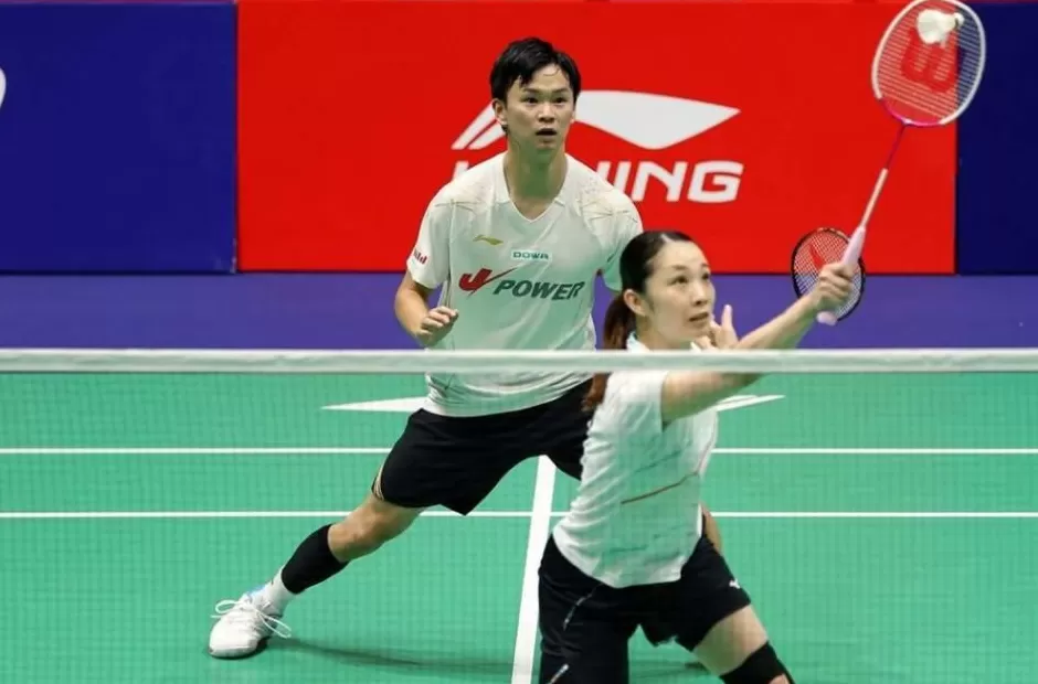 火力全开吊打日本混双！冯彦哲黄东萍2-0晋级决赛，国羽单日6连胜-第2张图片-