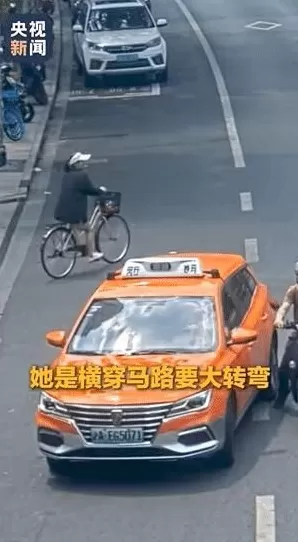 女子骑车横穿马路被撞，判全责！家属不服还质疑，交警：都这样想，驾驶员还怎么开车？-第1张图片-