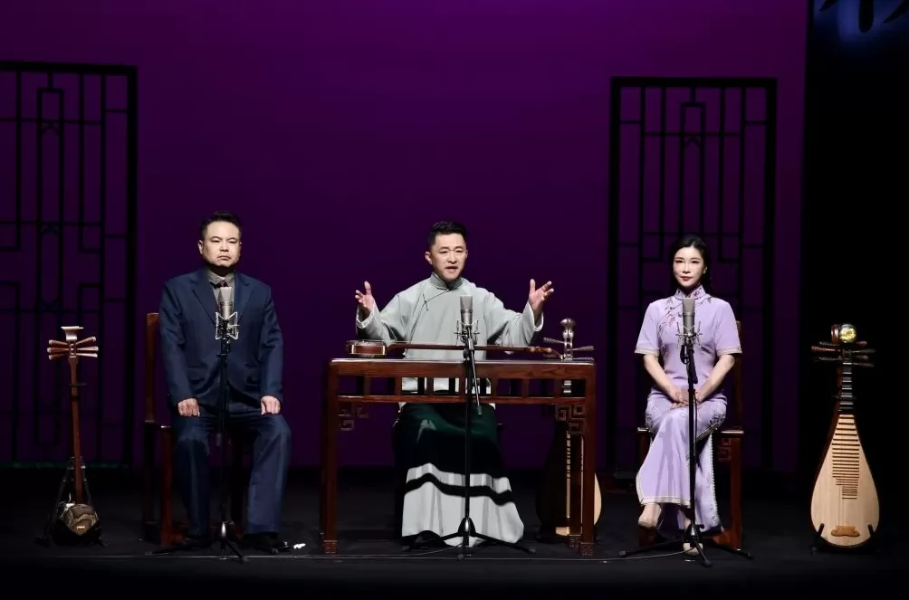 钩沉“为国聚书”的尘封历史，评弹《烽火书魂》演绎文化抗战-第2张图片-