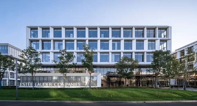 Jellycat CAFÉ登陆上海，BALENCIAGA全新香水致敬经典｜是日美好事物-第21张图片-