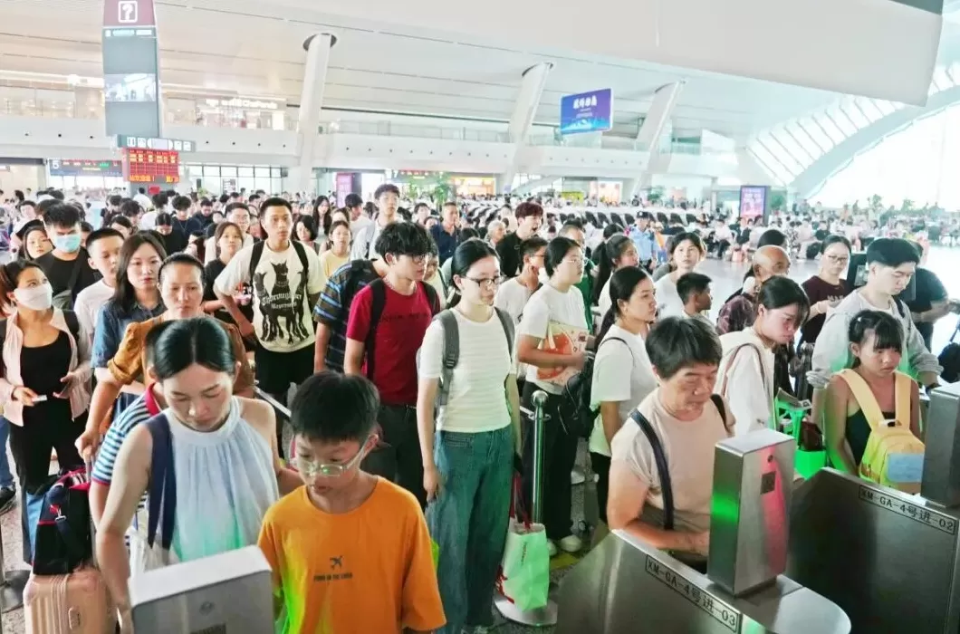 铁路国庆中秋假期运输车票今日开售-第2张图片-