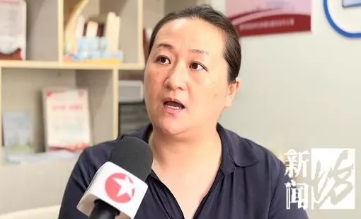 上海女子崩溃：男邻居在楼道内便溺，还在公共区域洗澡！居委会很为难-第11张图片-