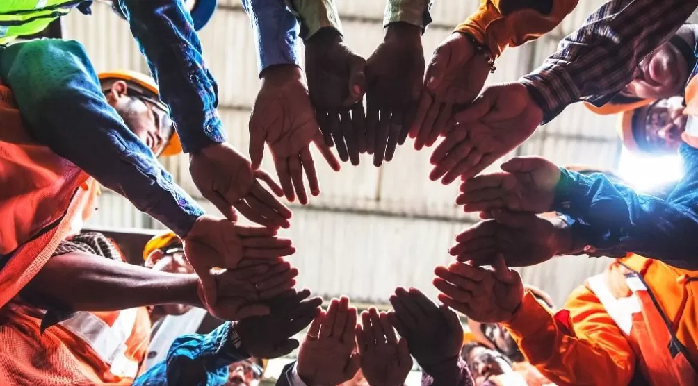 澎湃思想周报｜捍卫“最后的人类工作”；希腊旅游业的复苏与争议-第3张图片-