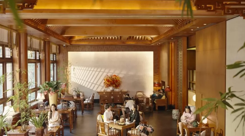 全聚德“老字号新玩法”：解压烤鸭圈粉年轻人，京剧月饼藏着京味浪漫-第5张图片-