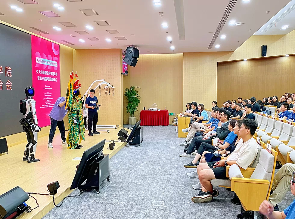 机器人已“进厂干活”，它们擅长什么？哪些地方需要改进？-第1张图片-