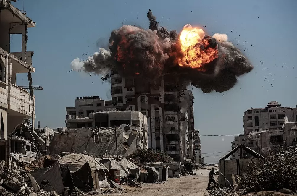 第1现场｜“坚如磐石”的到访与 “不知去哪”的逃亡-第1张图片-