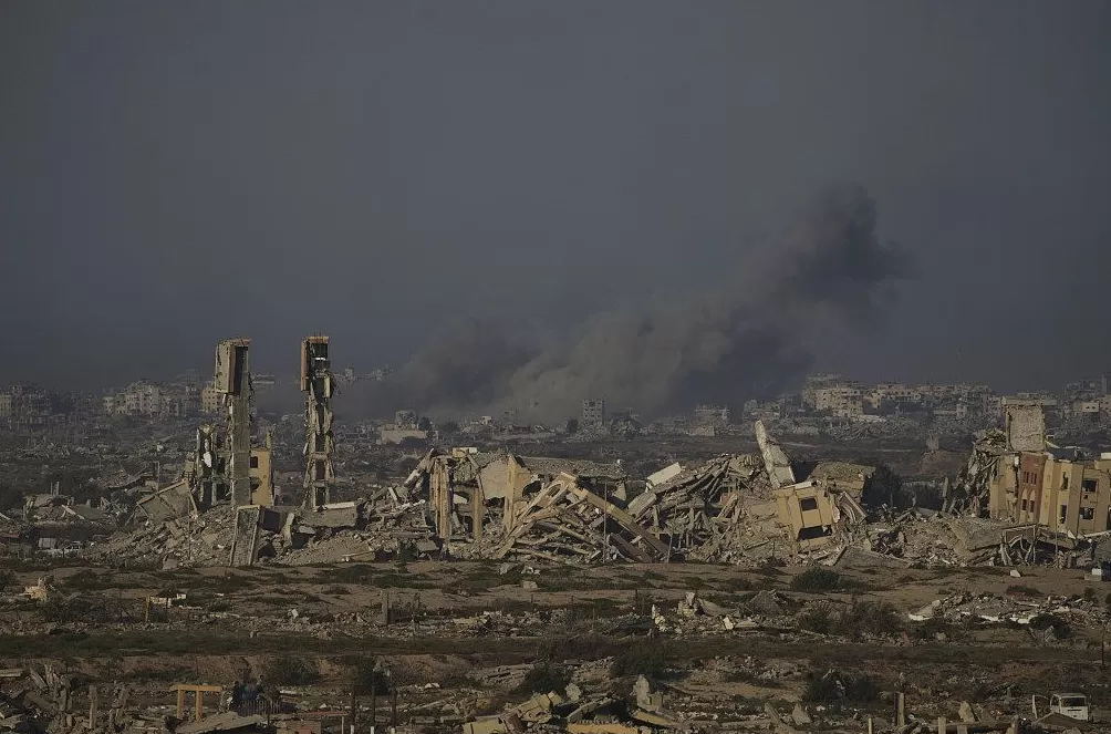 第1现场｜“坚如磐石”的到访与 “不知去哪”的逃亡-第3张图片-